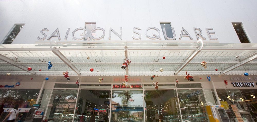 saigon-square-is-a-great-place-to-pick-up-gifts-or-souvenirs